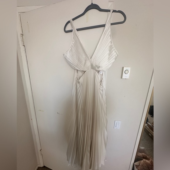 Abercrombie Giselle pleated dress - never worn, size M - Picture 2 of 2